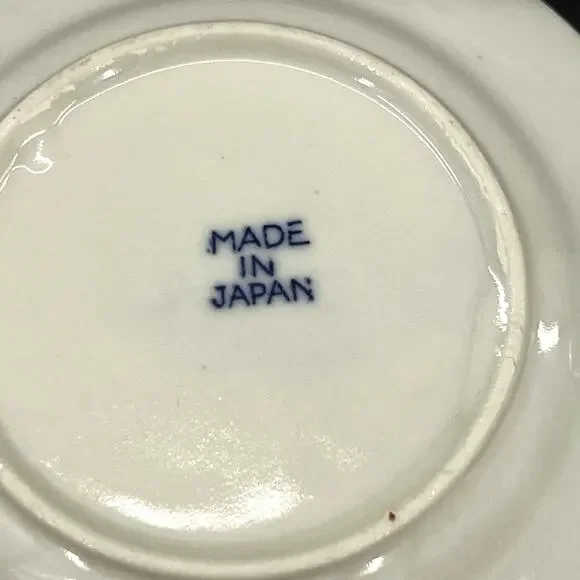 Vintage Japan Child’s blue willow porcelain play set plates - Picture 3 of 6